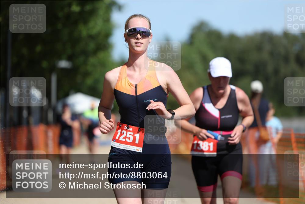 07.09.2025 - 19. Norderstedt Triathlon Michael Strokosch http://msf.ph/oto/8803064 07.09.2025 12:34:07 Laufen 1251, 1368, 1381 meine-sportfotos.de
