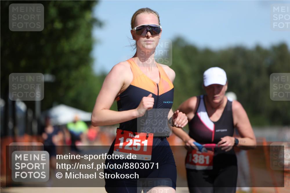 07.09.2025 - 19. Norderstedt Triathlon Michael Strokosch http://msf.ph/oto/8803071 07.09.2025 12:34:07 Laufen 1251, 1368, 1381 meine-sportfotos.de