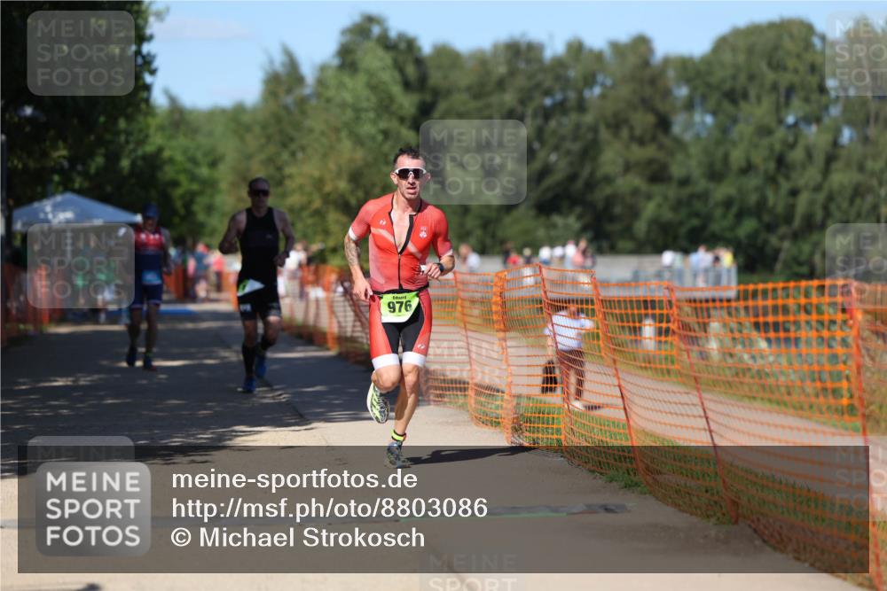 07.09.2025 - 19. Norderstedt Triathlon Michael Strokosch http://msf.ph/oto/8803086 07.09.2025 14:55:16 Laufen 908, 976, 1027 meine-sportfotos.de