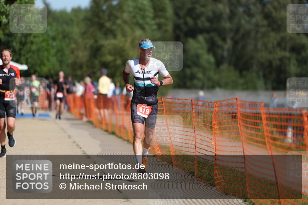 07.09.2025 - 19. Norderstedt Triathlon Michael Strokosch http://msf.ph/oto/8803098 07.09.2025 12:04:27 Laufen 191, 303, 736, 819 meine-sportfotos.de