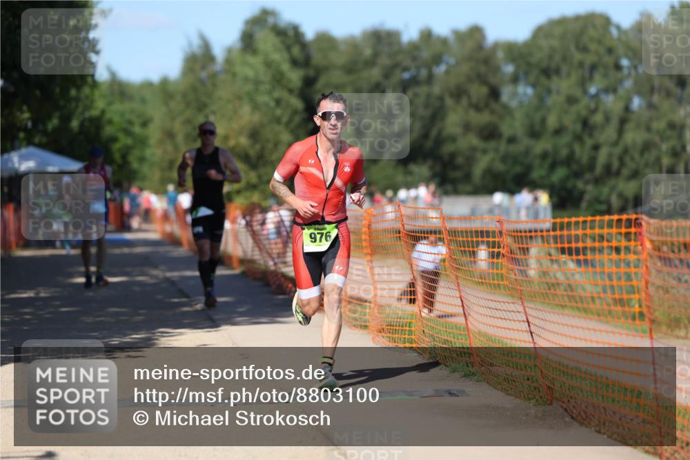 07.09.2025 - 19. Norderstedt Triathlon Michael Strokosch http://msf.ph/oto/8803100 07.09.2025 14:55:17 Laufen 908, 976, 1027 meine-sportfotos.de
