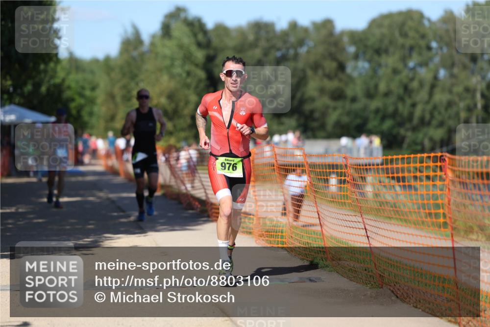 07.09.2025 - 19. Norderstedt Triathlon Michael Strokosch http://msf.ph/oto/8803106 07.09.2025 14:55:17 Laufen 908, 976, 1027 meine-sportfotos.de