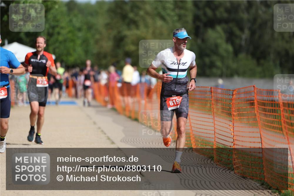 07.09.2025 - 19. Norderstedt Triathlon Michael Strokosch http://msf.ph/oto/8803110 07.09.2025 12:04:27 Laufen 191, 303, 736, 819 meine-sportfotos.de