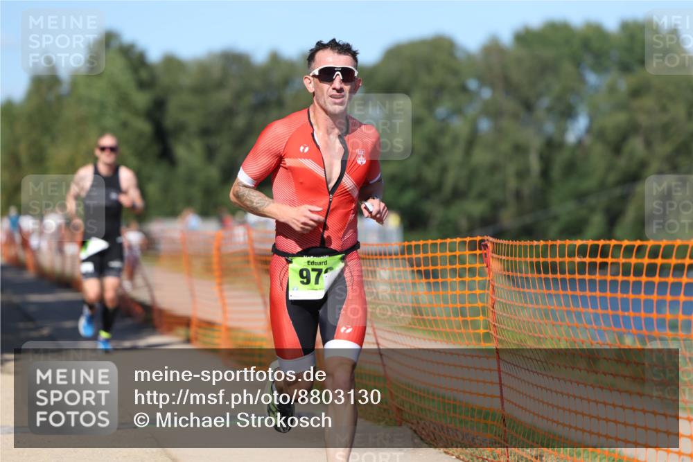 07.09.2025 - 19. Norderstedt Triathlon Michael Strokosch http://msf.ph/oto/8803130 07.09.2025 14:55:18 Laufen 908, 976, 1027 meine-sportfotos.de