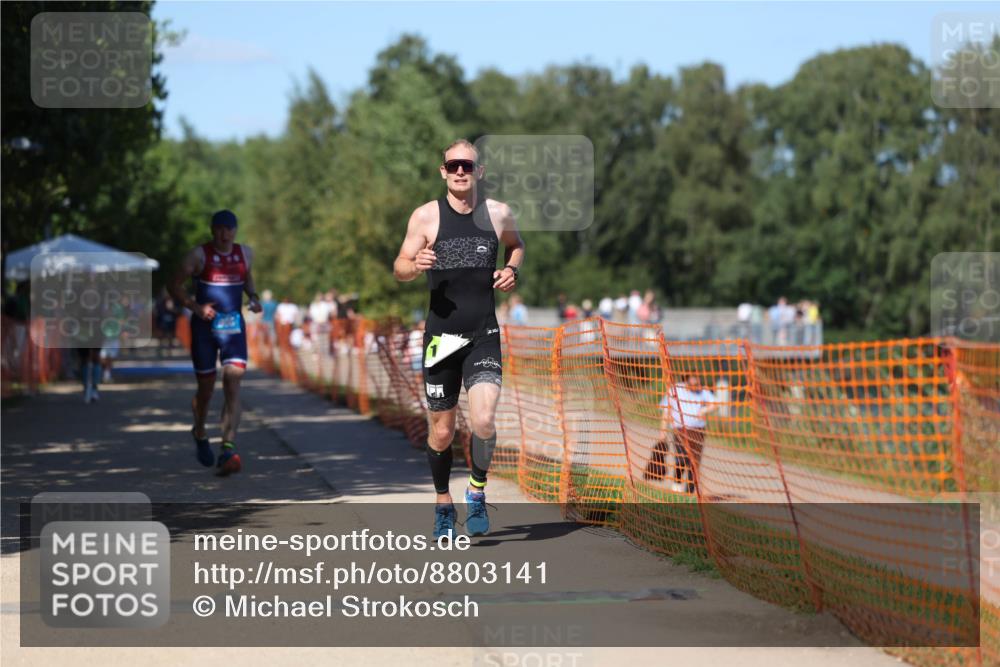 07.09.2025 - 19. Norderstedt Triathlon Michael Strokosch http://msf.ph/oto/8803141 07.09.2025 14:55:19 Laufen 908, 976, 1027 meine-sportfotos.de
