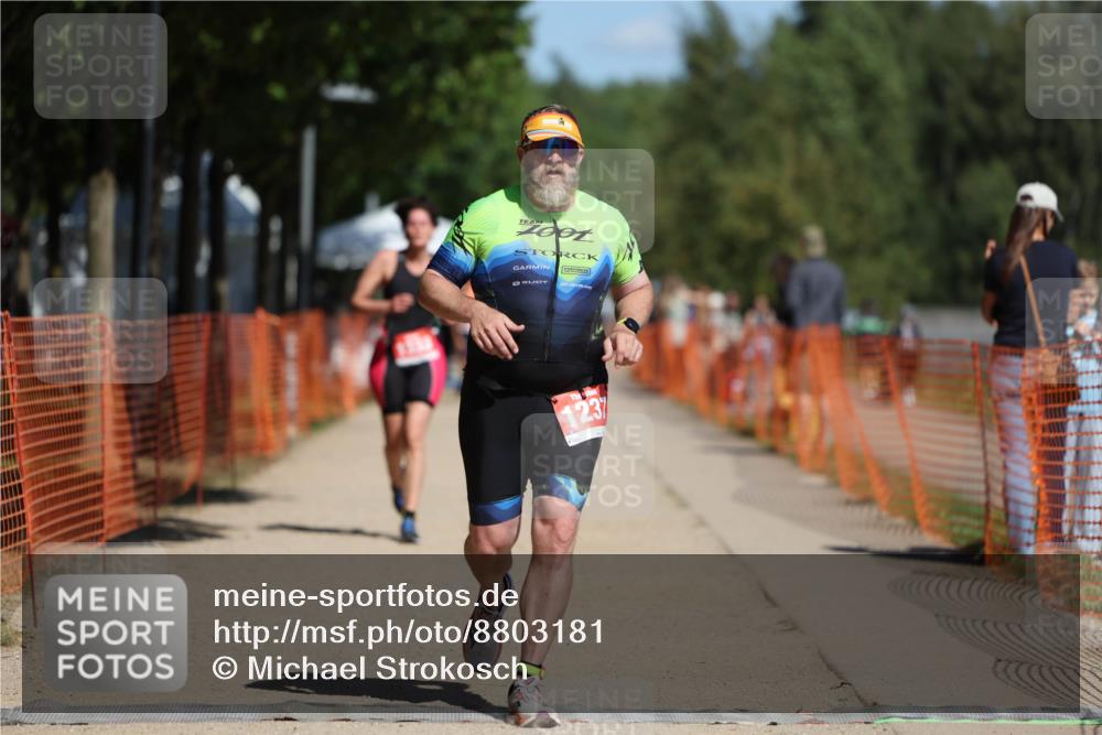 07.09.2025 - 19. Norderstedt Triathlon Michael Strokosch http://msf.ph/oto/8803181 07.09.2025 12:34:15 Laufen 1237, 1333, 1368 meine-sportfotos.de
