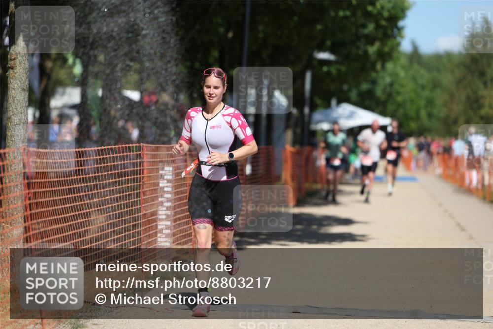 07.09.2025 - 19. Norderstedt Triathlon Michael Strokosch http://msf.ph/oto/8803217 07.09.2025 13:12:27 Laufen 1263 meine-sportfotos.de