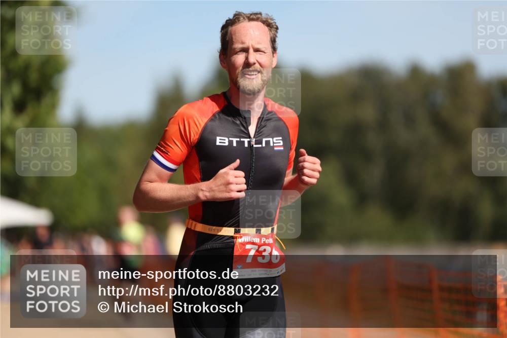 07.09.2025 - 19. Norderstedt Triathlon Michael Strokosch http://msf.ph/oto/8803232 07.09.2025 12:04:33 Laufen 138, 303, 736, 819 meine-sportfotos.de
