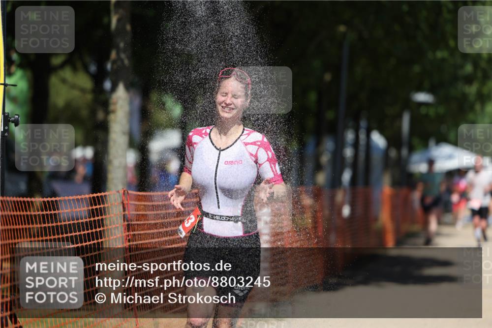 07.09.2025 - 19. Norderstedt Triathlon Michael Strokosch http://msf.ph/oto/8803245 07.09.2025 13:12:28 Laufen 1263 meine-sportfotos.de