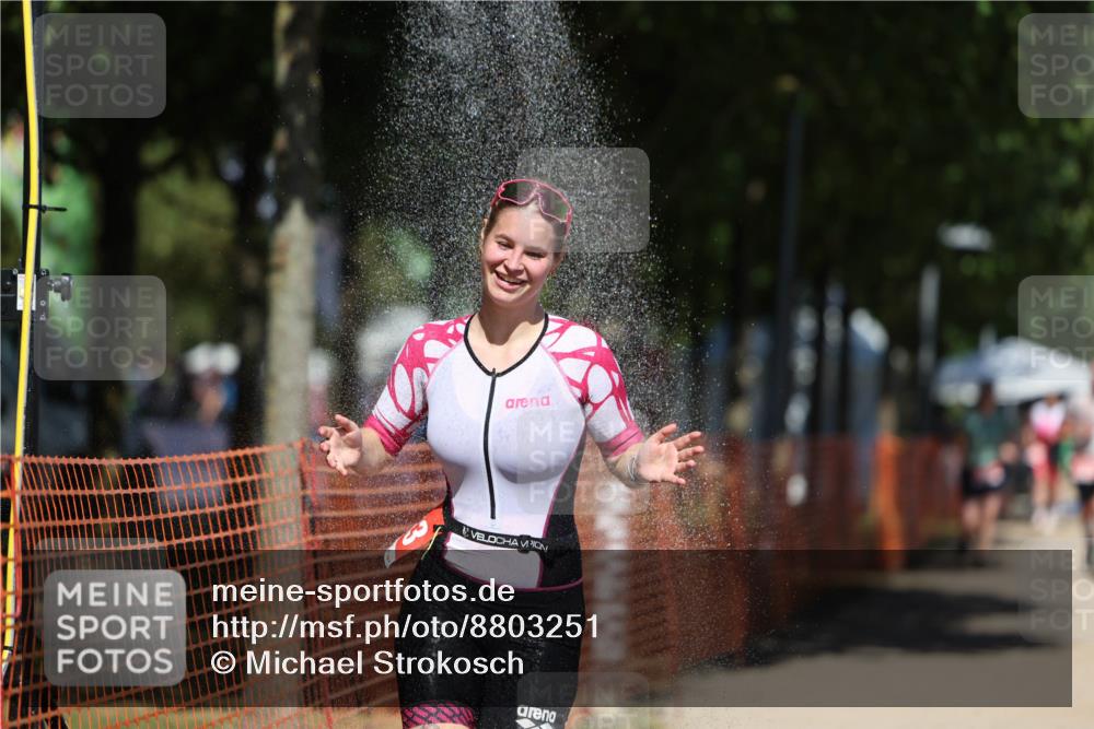 07.09.2025 - 19. Norderstedt Triathlon Michael Strokosch http://msf.ph/oto/8803251 07.09.2025 13:12:28 Laufen 1263 meine-sportfotos.de