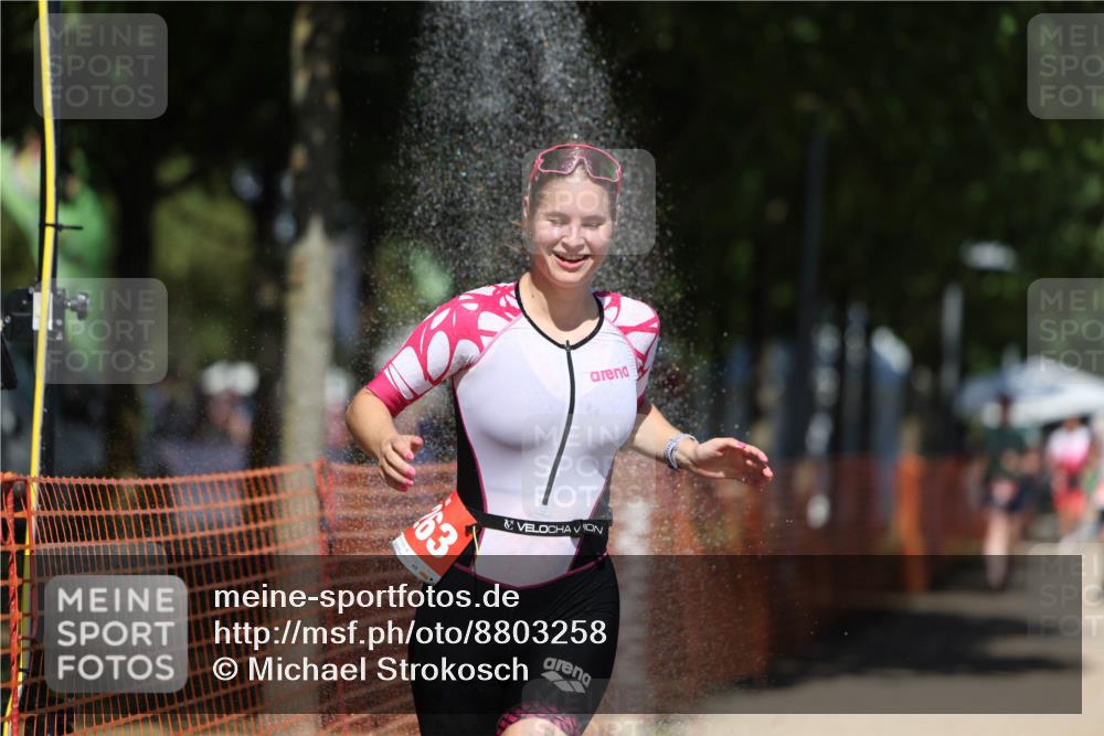 07.09.2025 - 19. Norderstedt Triathlon Michael Strokosch http://msf.ph/oto/8803258 07.09.2025 13:12:28 Laufen 1263 meine-sportfotos.de