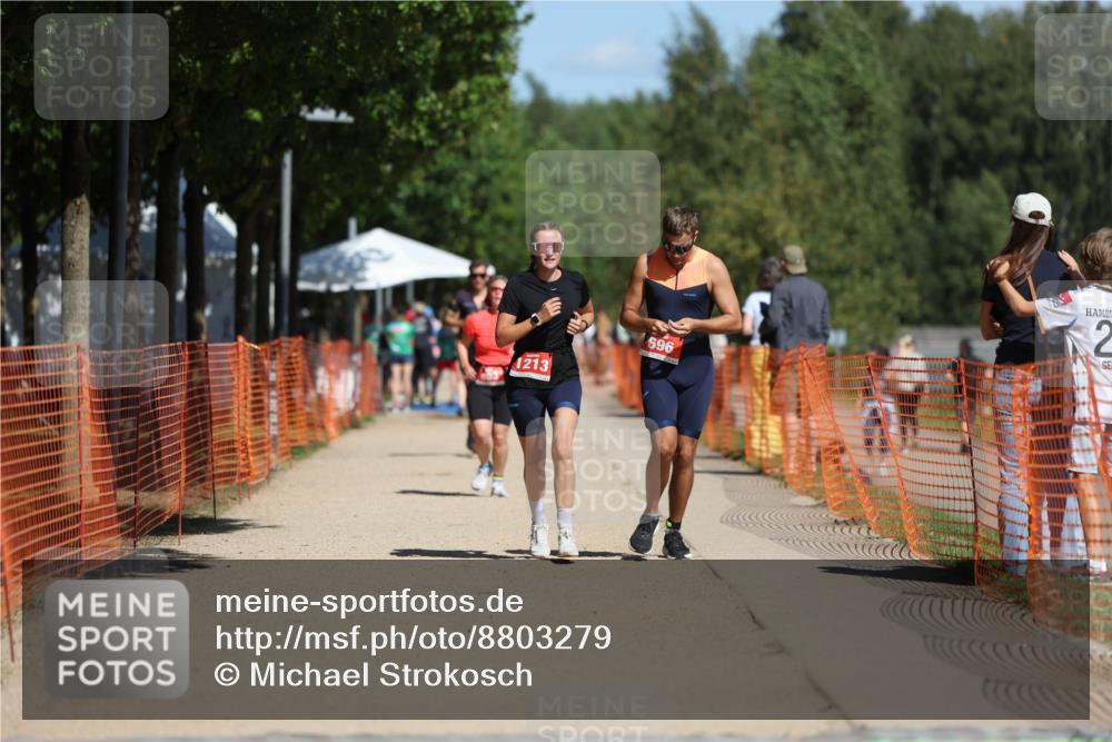 07.09.2025 - 19. Norderstedt Triathlon Michael Strokosch http://msf.ph/oto/8803279 07.09.2025 12:34:26 Laufen 696, 1213 meine-sportfotos.de