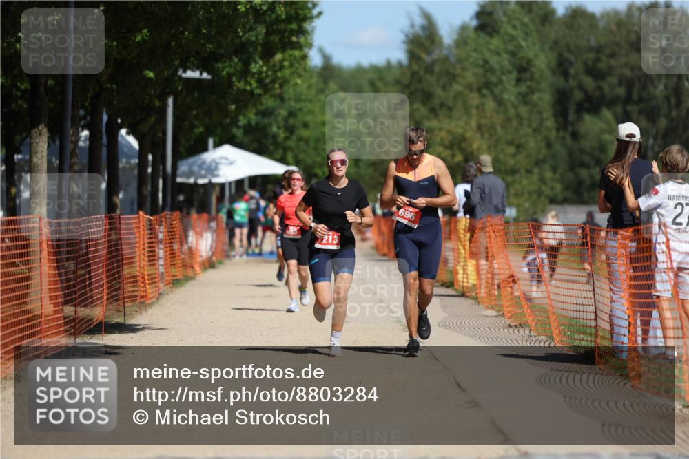 07.09.2025 - 19. Norderstedt Triathlon Michael Strokosch http://msf.ph/oto/8803284 07.09.2025 12:34:26 Laufen 696, 1213 meine-sportfotos.de