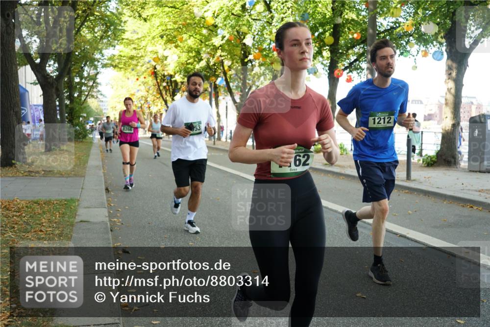 07.09.2025 - BARMER Alsterlauf Yannick Fuchs http://msf.ph/oto/8803314 07.09.2025 11:51:30 Laufen 8266, 53, 1212, 62 meine-sportfotos.de