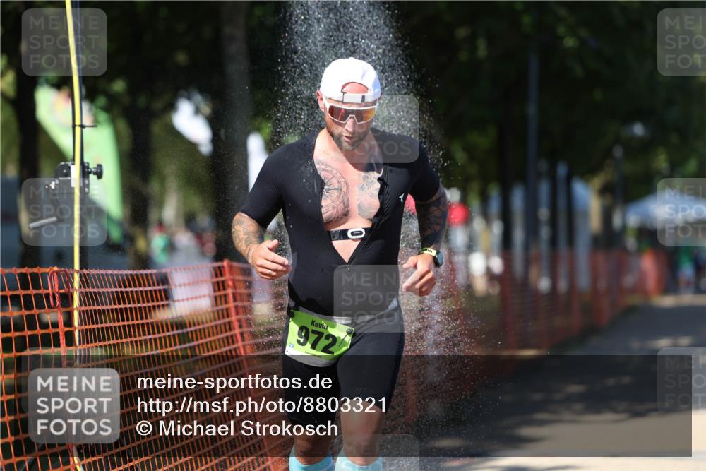 07.09.2025 - 19. Norderstedt Triathlon Michael Strokosch http://msf.ph/oto/8803321 07.09.2025 14:55:32 Laufen 972 meine-sportfotos.de