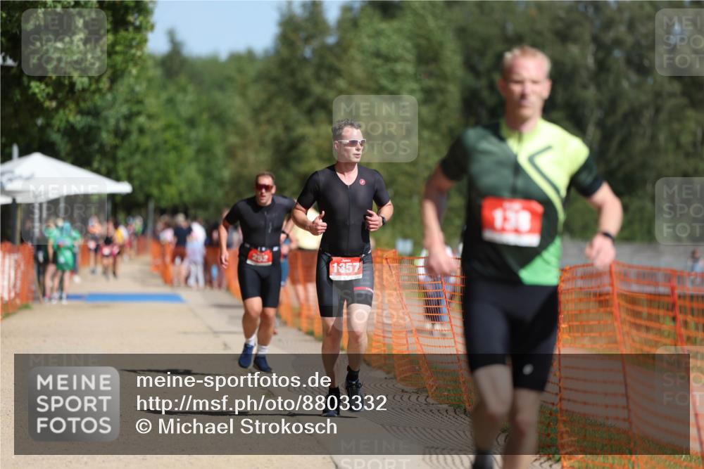 07.09.2025 - 19. Norderstedt Triathlon Michael Strokosch http://msf.ph/oto/8803332 07.09.2025 12:04:40 Laufen 138, 252, 1357 meine-sportfotos.de
