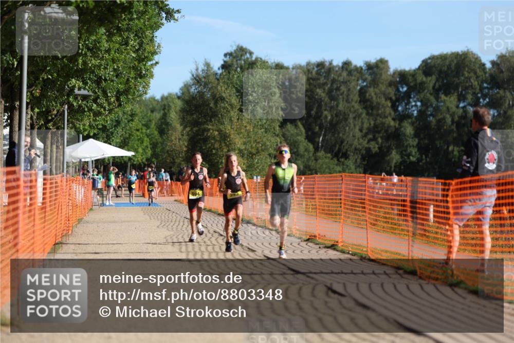 07.09.2025 - 19. Norderstedt Triathlon Michael Strokosch http://msf.ph/oto/8803348 07.09.2025 09:42:33 Laufen 557, 594, 595, 600 meine-sportfotos.de