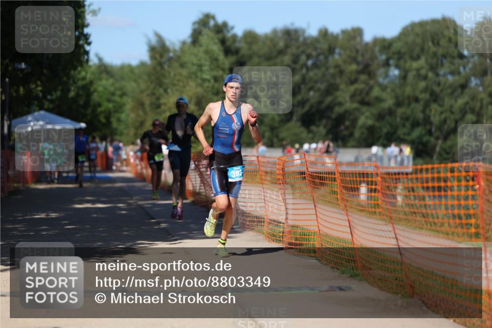 07.09.2025 - 19. Norderstedt Triathlon Michael Strokosch http://msf.ph/oto/8803349 07.09.2025 14:55:40 Laufen 392, 876 meine-sportfotos.de
