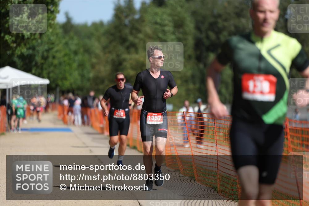 07.09.2025 - 19. Norderstedt Triathlon Michael Strokosch http://msf.ph/oto/8803350 07.09.2025 12:04:40 Laufen 138, 252, 1357 meine-sportfotos.de