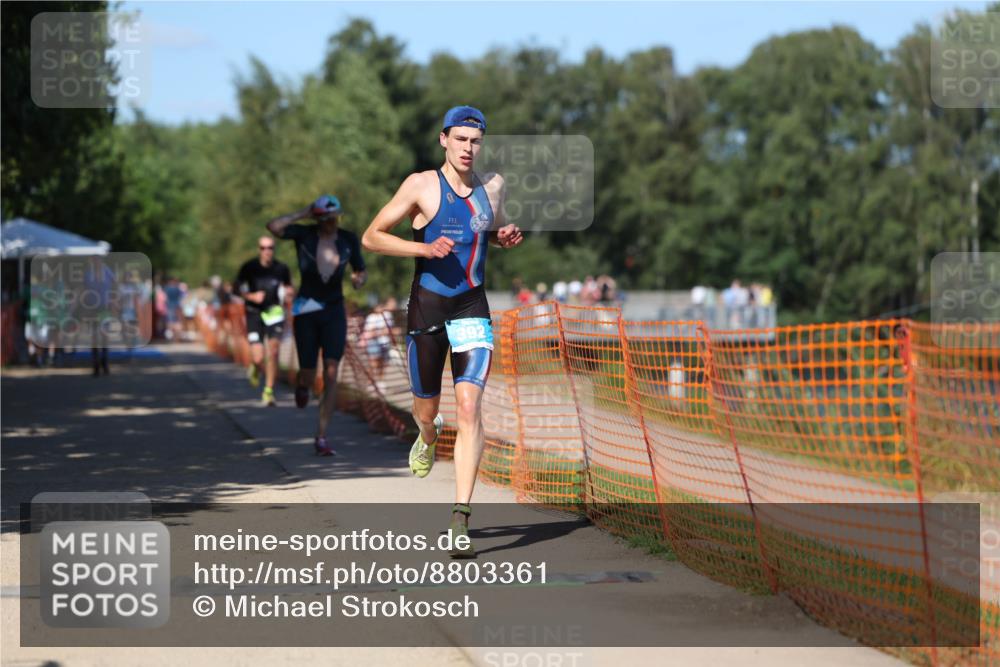 07.09.2025 - 19. Norderstedt Triathlon Michael Strokosch http://msf.ph/oto/8803361 07.09.2025 14:55:41 Laufen 392, 876, 1026 meine-sportfotos.de
