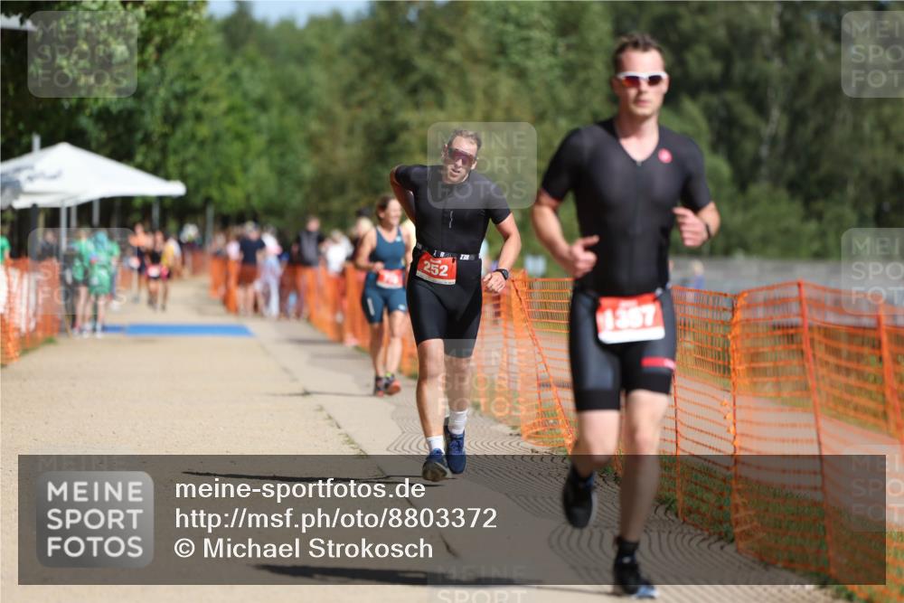 07.09.2025 - 19. Norderstedt Triathlon Michael Strokosch http://msf.ph/oto/8803372 07.09.2025 12:04:42 Laufen 138, 252, 1357 meine-sportfotos.de