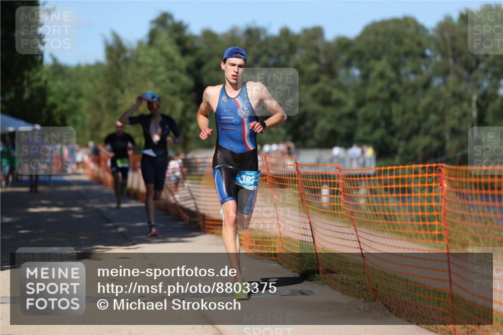 07.09.2025 - 19. Norderstedt Triathlon Michael Strokosch http://msf.ph/oto/8803375 07.09.2025 14:55:41 Laufen 392, 876, 1026 meine-sportfotos.de