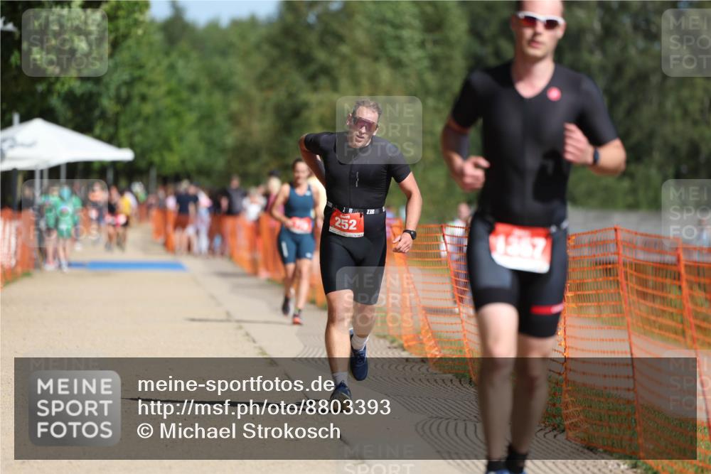07.09.2025 - 19. Norderstedt Triathlon Michael Strokosch http://msf.ph/oto/8803393 07.09.2025 12:04:43 Laufen 138, 252, 1357 meine-sportfotos.de