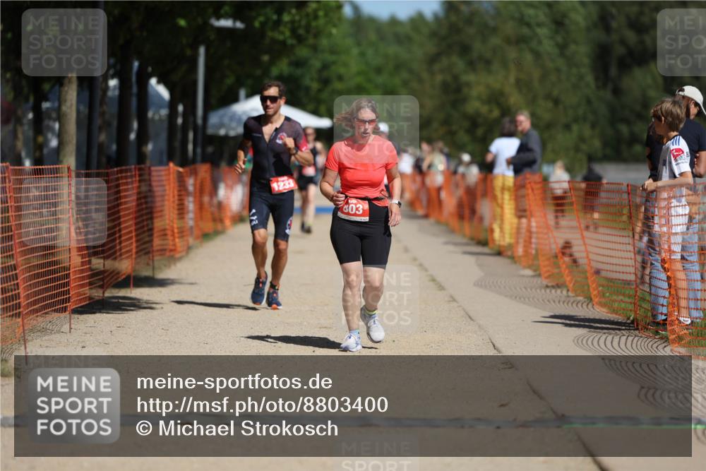 07.09.2025 - 19. Norderstedt Triathlon Michael Strokosch http://msf.ph/oto/8803400 07.09.2025 12:34:32 Laufen 696, 803, 1213, 1233 meine-sportfotos.de