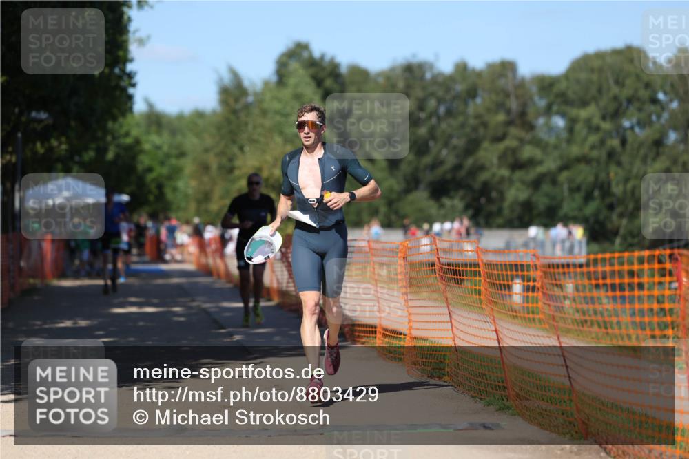 07.09.2025 - 19. Norderstedt Triathlon Michael Strokosch http://msf.ph/oto/8803429 07.09.2025 14:55:44 Laufen 392, 876, 1026 meine-sportfotos.de