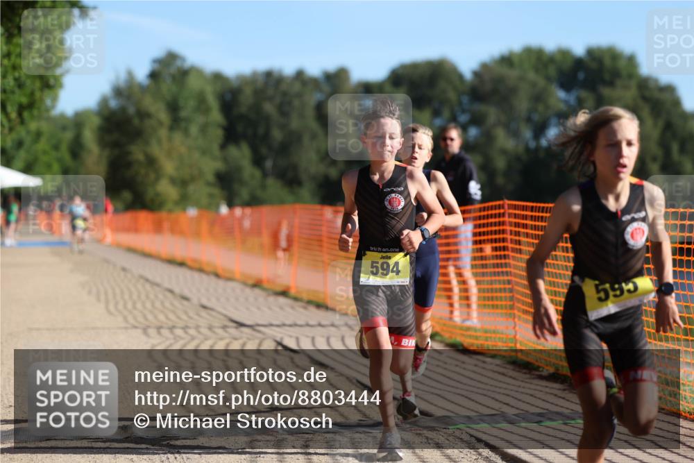 07.09.2025 - 19. Norderstedt Triathlon Michael Strokosch http://msf.ph/oto/8803444 07.09.2025 09:42:38 Laufen 557, 594, 595, 600 meine-sportfotos.de