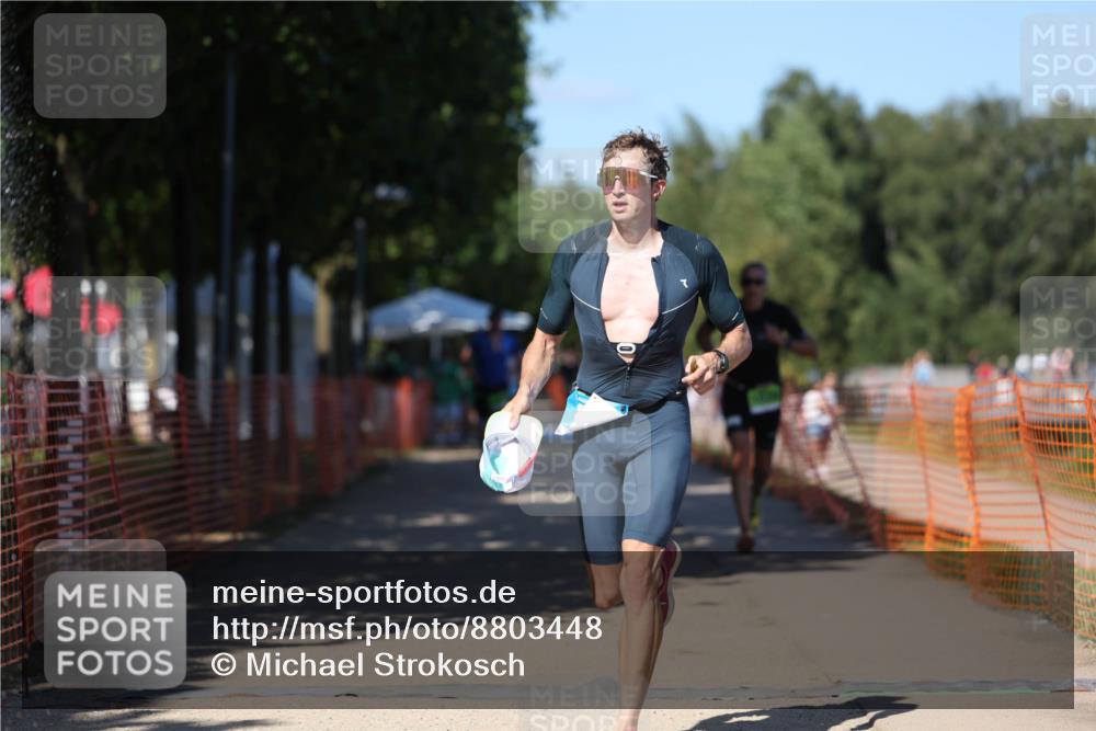 07.09.2025 - 19. Norderstedt Triathlon Michael Strokosch http://msf.ph/oto/8803448 07.09.2025 14:55:45 Laufen 392, 876, 1009, 1026 meine-sportfotos.de