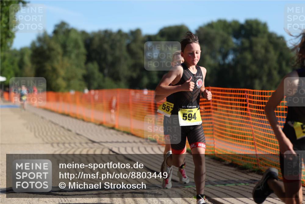 07.09.2025 - 19. Norderstedt Triathlon Michael Strokosch http://msf.ph/oto/8803449 07.09.2025 09:42:38 Laufen 557, 594, 595, 600 meine-sportfotos.de