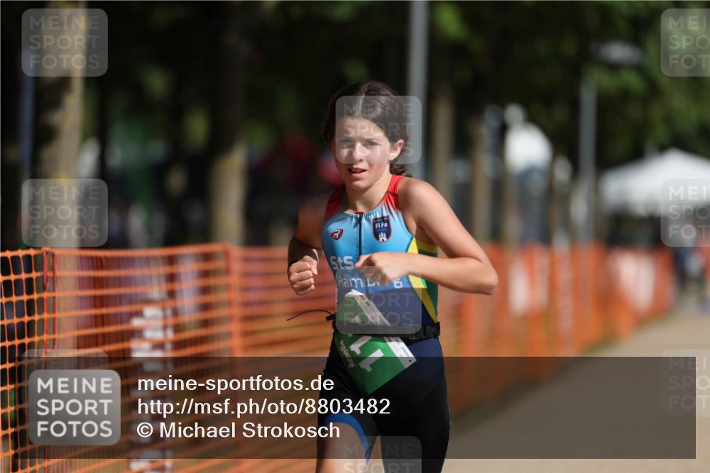 07.09.2025 - 19. Norderstedt Triathlon Michael Strokosch http://msf.ph/oto/8803482 07.09.2025 11:01:48 Laufen 111 meine-sportfotos.de