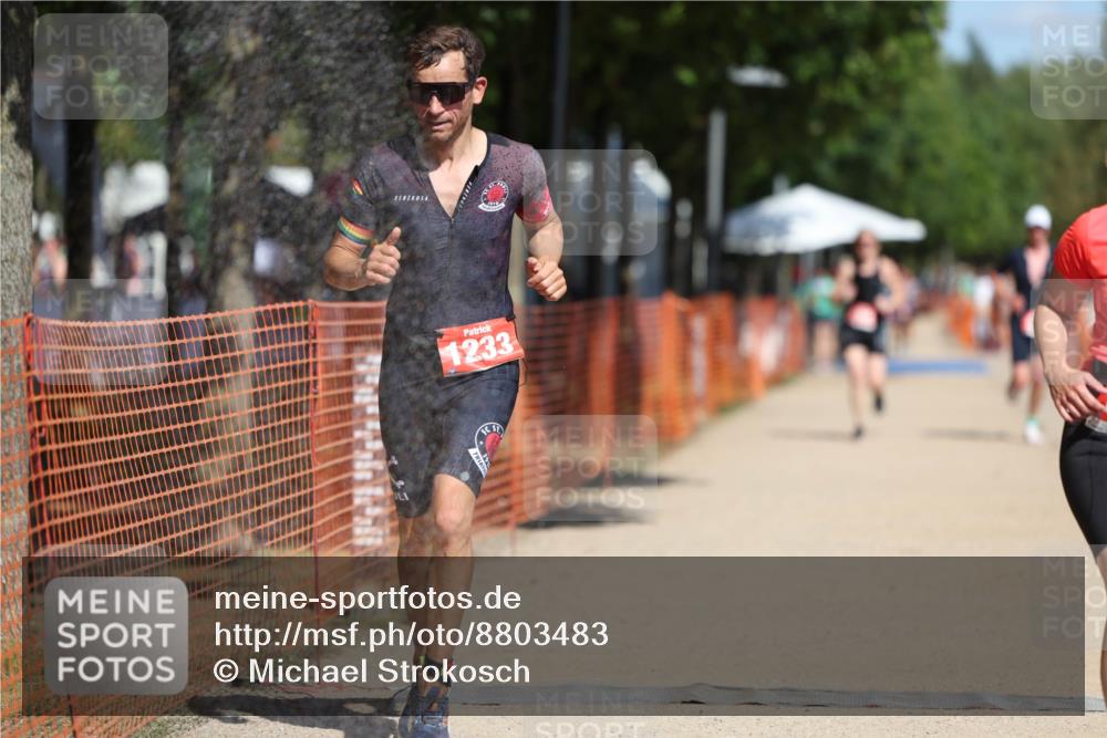 07.09.2025 - 19. Norderstedt Triathlon Michael Strokosch http://msf.ph/oto/8803483 07.09.2025 12:34:35 Laufen 226, 803, 1233 meine-sportfotos.de