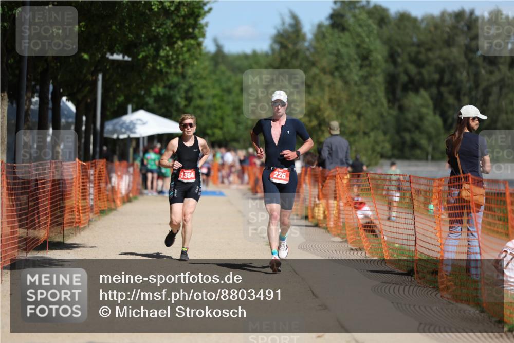07.09.2025 - 19. Norderstedt Triathlon Michael Strokosch http://msf.ph/oto/8803491 07.09.2025 12:34:39 Laufen 226, 803, 1233, 1364 meine-sportfotos.de