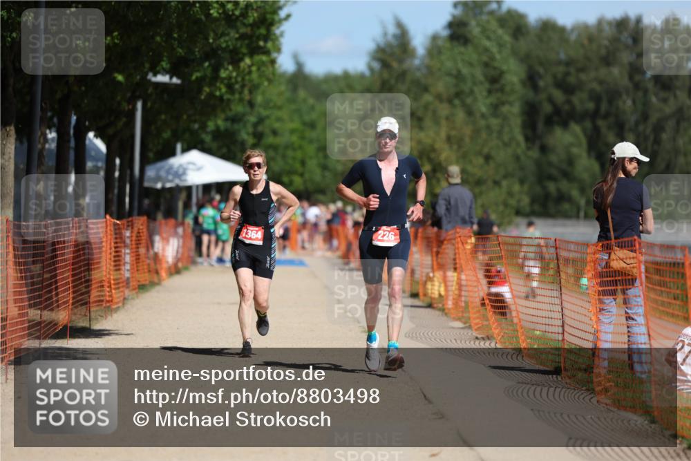 07.09.2025 - 19. Norderstedt Triathlon Michael Strokosch http://msf.ph/oto/8803498 07.09.2025 12:34:39 Laufen 226, 803, 1233, 1364 meine-sportfotos.de