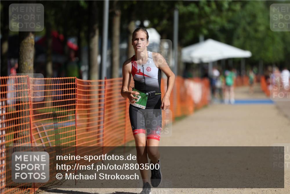 07.09.2025 - 19. Norderstedt Triathlon Michael Strokosch http://msf.ph/oto/8803500 07.09.2025 11:02:02 Laufen 77 meine-sportfotos.de