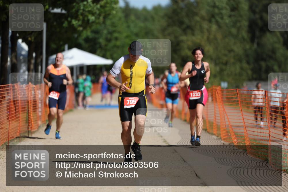 07.09.2025 - 19. Norderstedt Triathlon Michael Strokosch http://msf.ph/oto/8803506 07.09.2025 12:05:09 Laufen 795, 833, 1333 meine-sportfotos.de