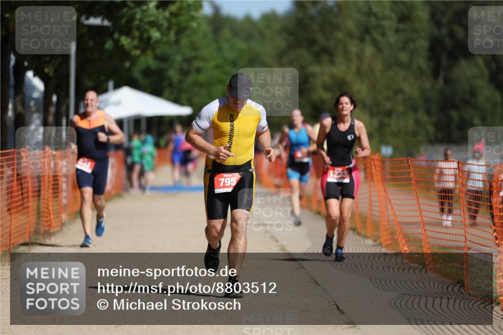 07.09.2025 - 19. Norderstedt Triathlon Michael Strokosch http://msf.ph/oto/8803512 07.09.2025 12:05:09 Laufen 795, 833, 1333 meine-sportfotos.de
