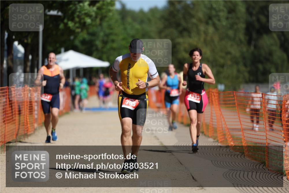 07.09.2025 - 19. Norderstedt Triathlon Michael Strokosch http://msf.ph/oto/8803521 07.09.2025 12:05:09 Laufen 795, 833, 1333 meine-sportfotos.de