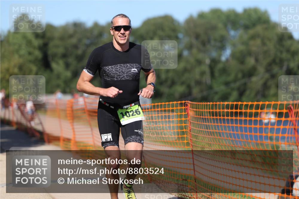07.09.2025 - 19. Norderstedt Triathlon Michael Strokosch http://msf.ph/oto/8803524 07.09.2025 14:55:49 Laufen 876, 1009, 1026 meine-sportfotos.de