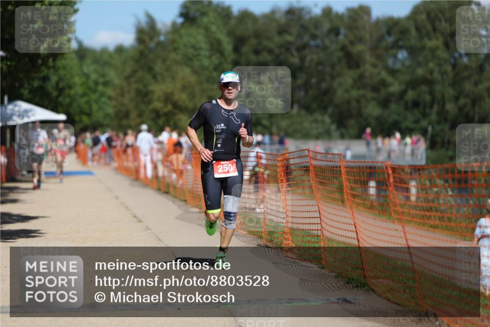 07.09.2025 - 19. Norderstedt Triathlon Michael Strokosch http://msf.ph/oto/8803528 07.09.2025 13:12:59 Laufen 250 meine-sportfotos.de