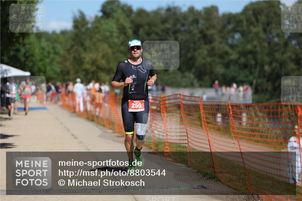 07.09.2025 - 19. Norderstedt Triathlon Michael Strokosch http://msf.ph/oto/8803544 07.09.2025 13:12:59 Laufen 250 meine-sportfotos.de