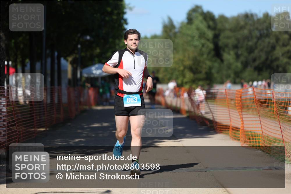 07.09.2025 - 19. Norderstedt Triathlon Michael Strokosch http://msf.ph/oto/8803598 07.09.2025 14:55:57 Laufen 863, 1009 meine-sportfotos.de