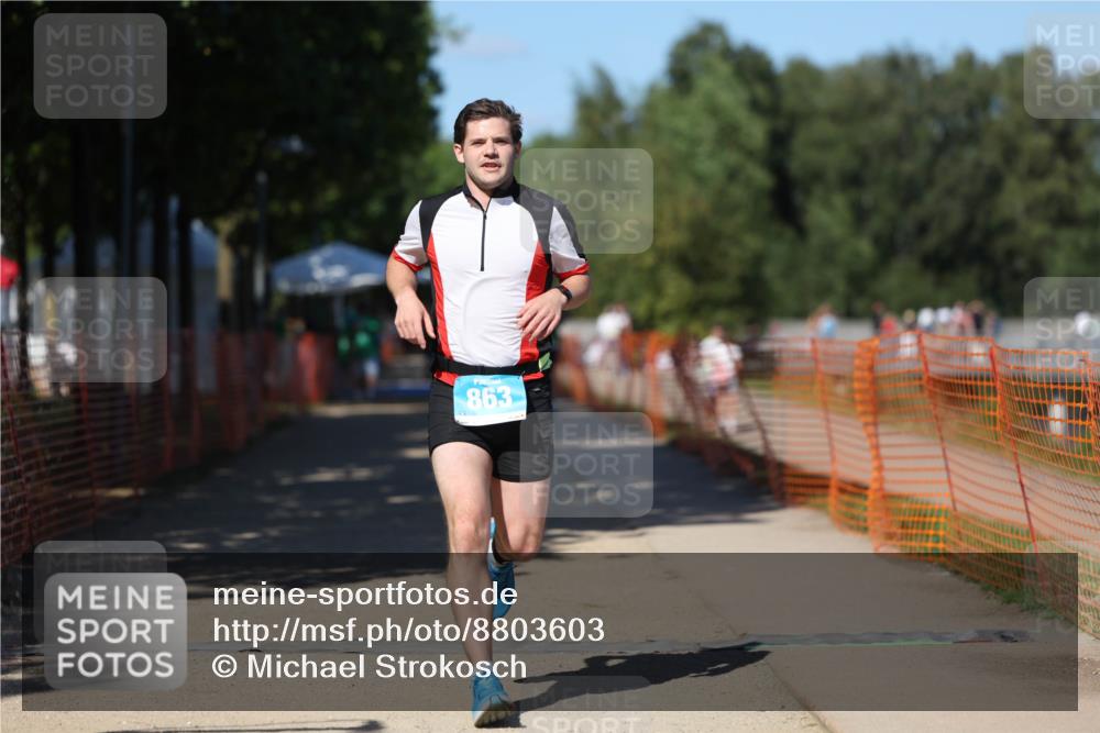 07.09.2025 - 19. Norderstedt Triathlon Michael Strokosch http://msf.ph/oto/8803603 07.09.2025 14:55:57 Laufen 863, 1009 meine-sportfotos.de