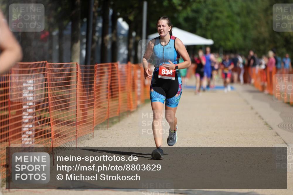 07.09.2025 - 19. Norderstedt Triathlon Michael Strokosch http://msf.ph/oto/8803629 07.09.2025 12:05:16 Laufen 795, 833, 834, 1333 meine-sportfotos.de