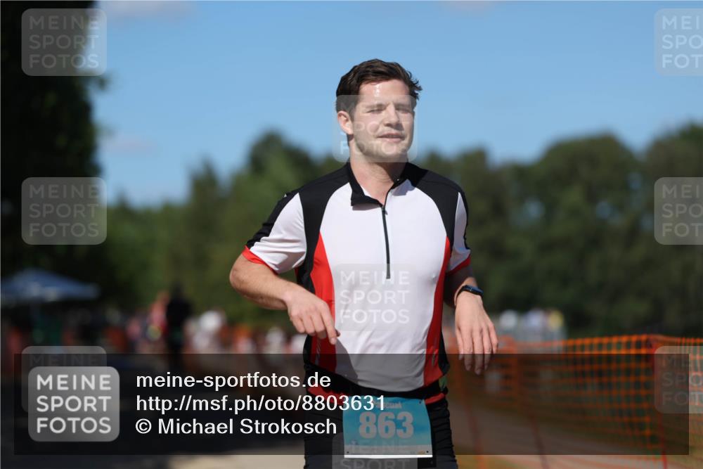 07.09.2025 - 19. Norderstedt Triathlon Michael Strokosch http://msf.ph/oto/8803631 07.09.2025 14:55:59 Laufen 863 meine-sportfotos.de