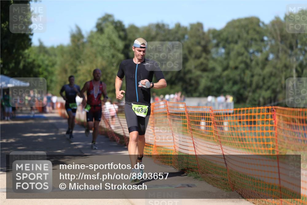 07.09.2025 - 19. Norderstedt Triathlon Michael Strokosch http://msf.ph/oto/8803657 07.09.2025 14:56:08 Laufen 961, 990, 1036 meine-sportfotos.de