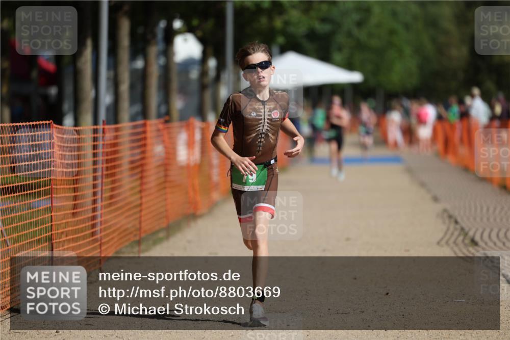 07.09.2025 - 19. Norderstedt Triathlon Michael Strokosch http://msf.ph/oto/8803669 07.09.2025 11:03:20 Laufen 79 meine-sportfotos.de