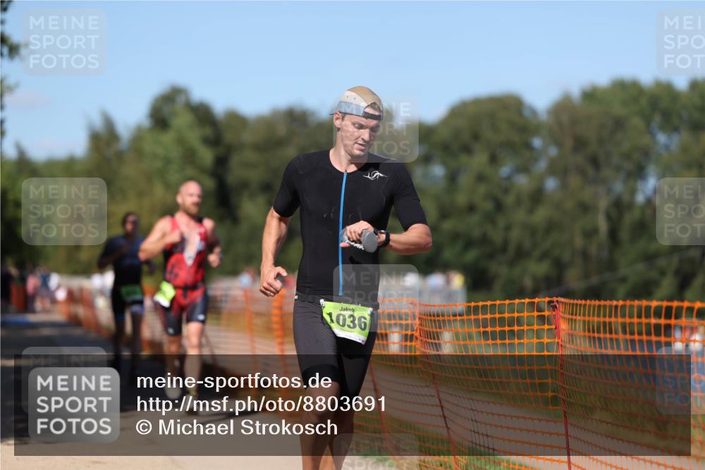 07.09.2025 - 19. Norderstedt Triathlon Michael Strokosch http://msf.ph/oto/8803691 07.09.2025 14:56:09 Laufen 961, 990, 1036 meine-sportfotos.de